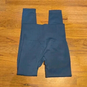 ILUS Seamlux Intensify Breathable Moist Wicking Legging Blue S